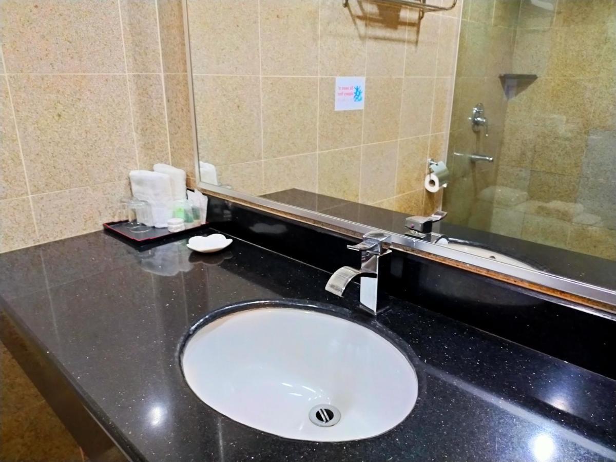 Td Plaza Hotel Κότα Κιναμπαλού Εξωτερικό φωτογραφία